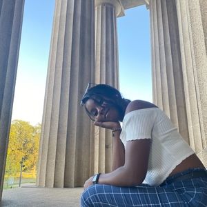 Meet your Posher, Nadia